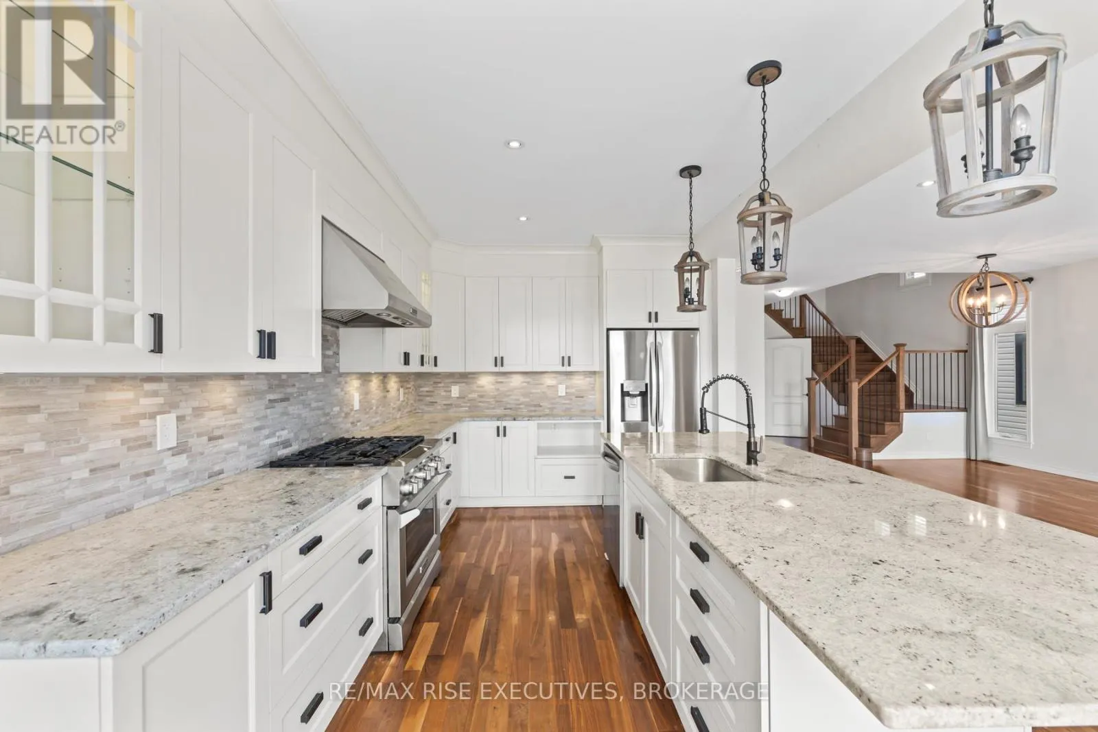 648 HALLOWAY DRIVE