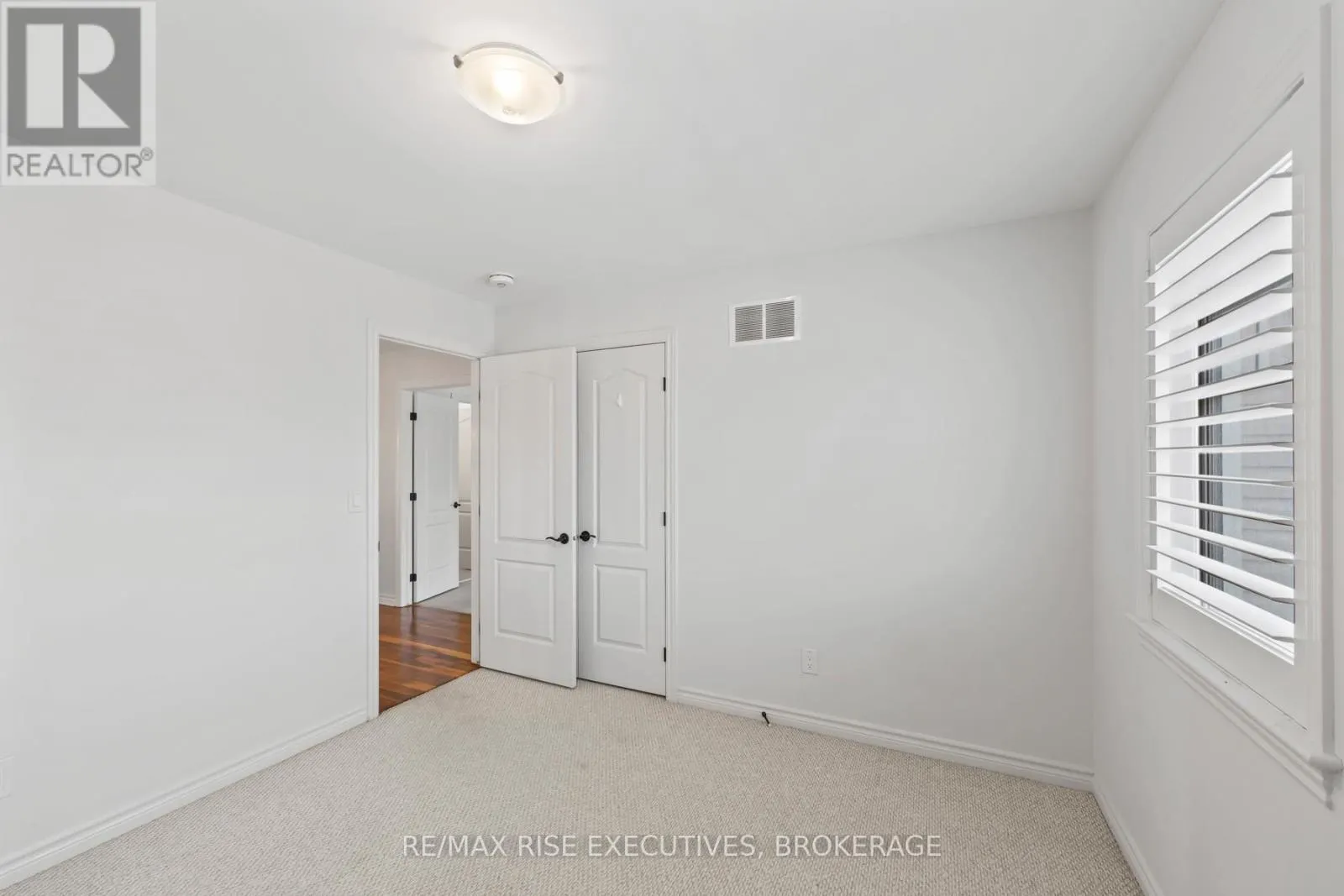648 HALLOWAY DRIVE