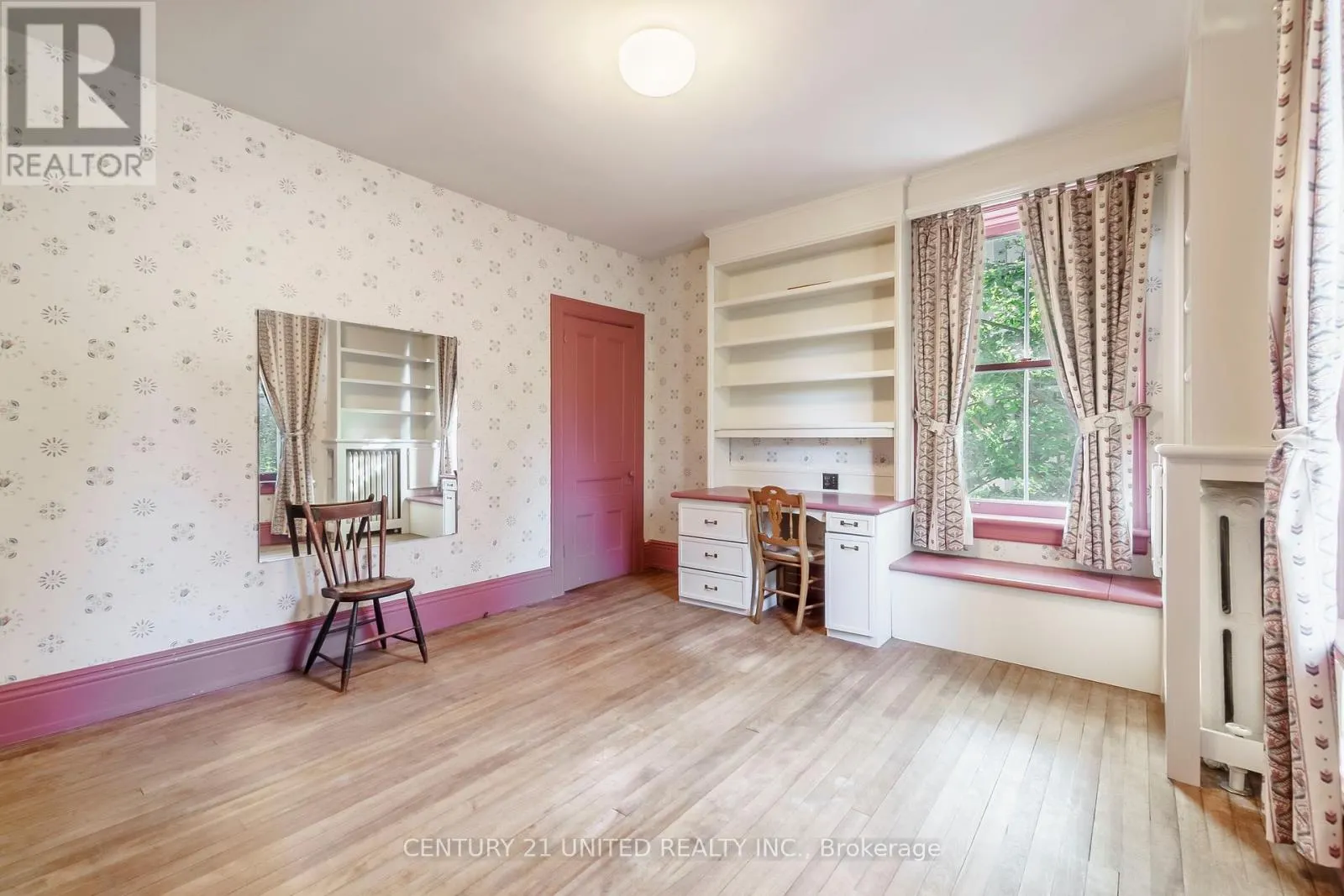 463 HUNTER STREET W