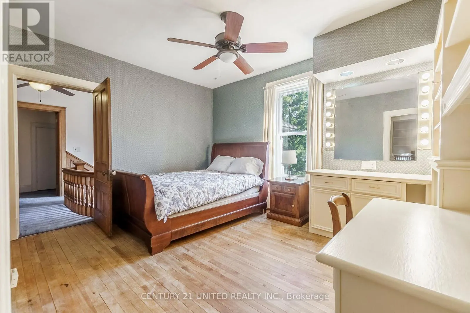 463 HUNTER STREET W