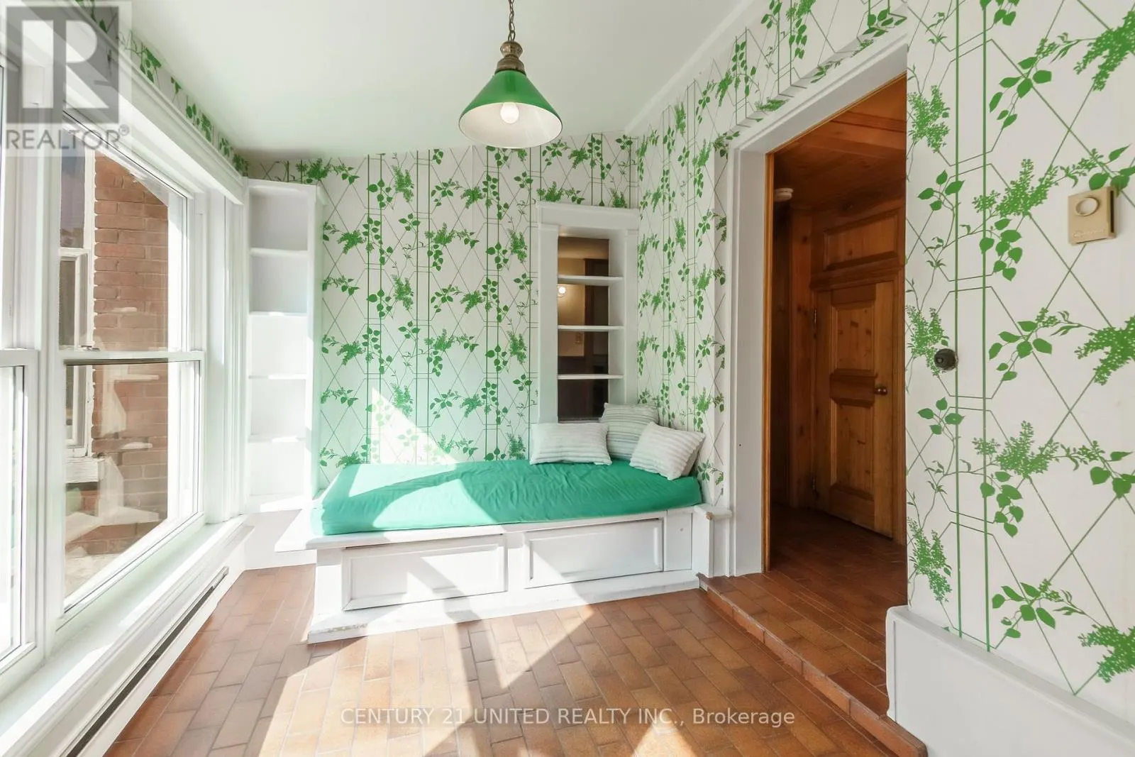 463 HUNTER STREET W