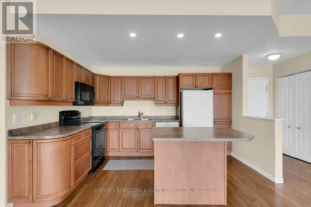 410 - 350 WELLINGTON STREET, #410