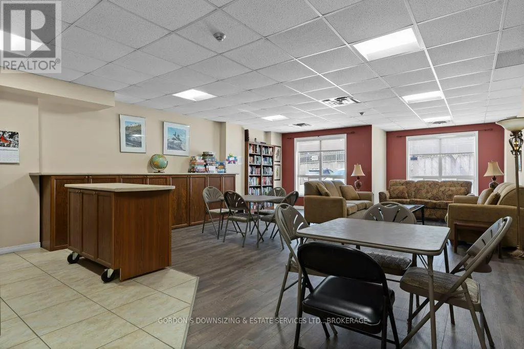 410 - 350 WELLINGTON STREET, #410