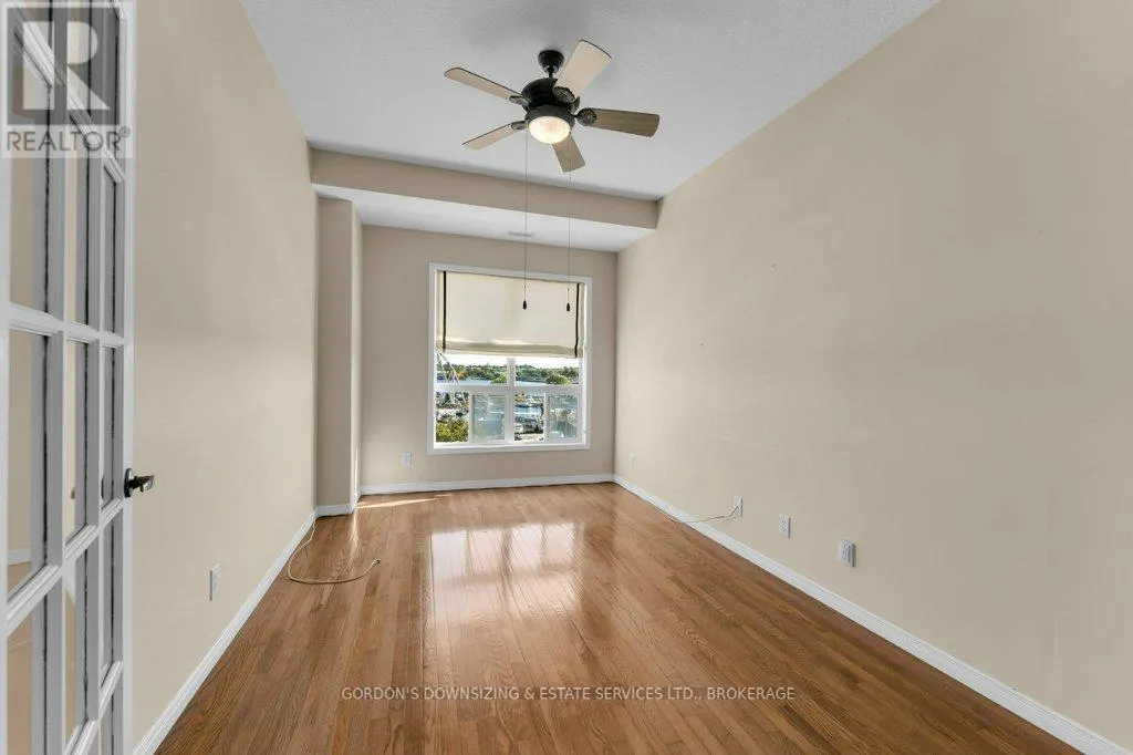 410 - 350 WELLINGTON STREET, #410