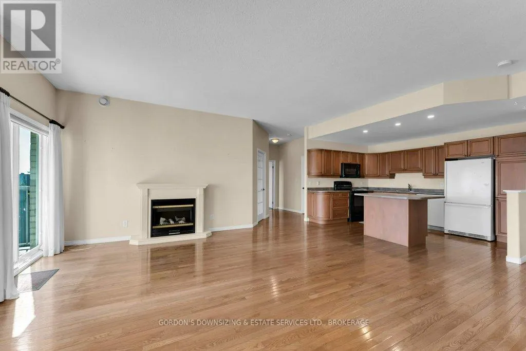 410 - 350 WELLINGTON STREET, #410