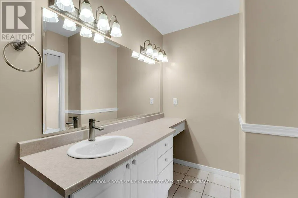 410 - 350 WELLINGTON STREET, #410