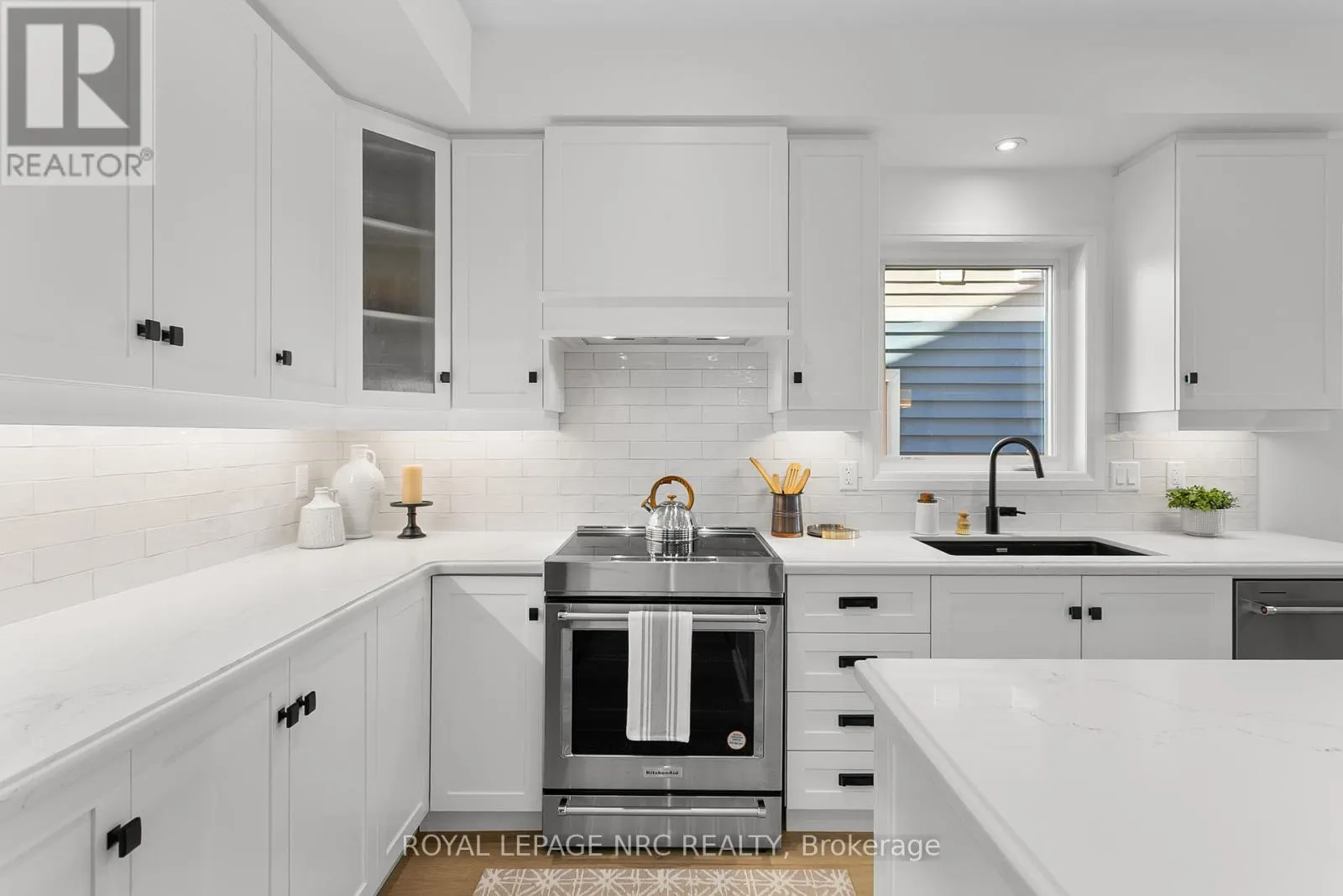 46 BEACHWALK CRESCENT