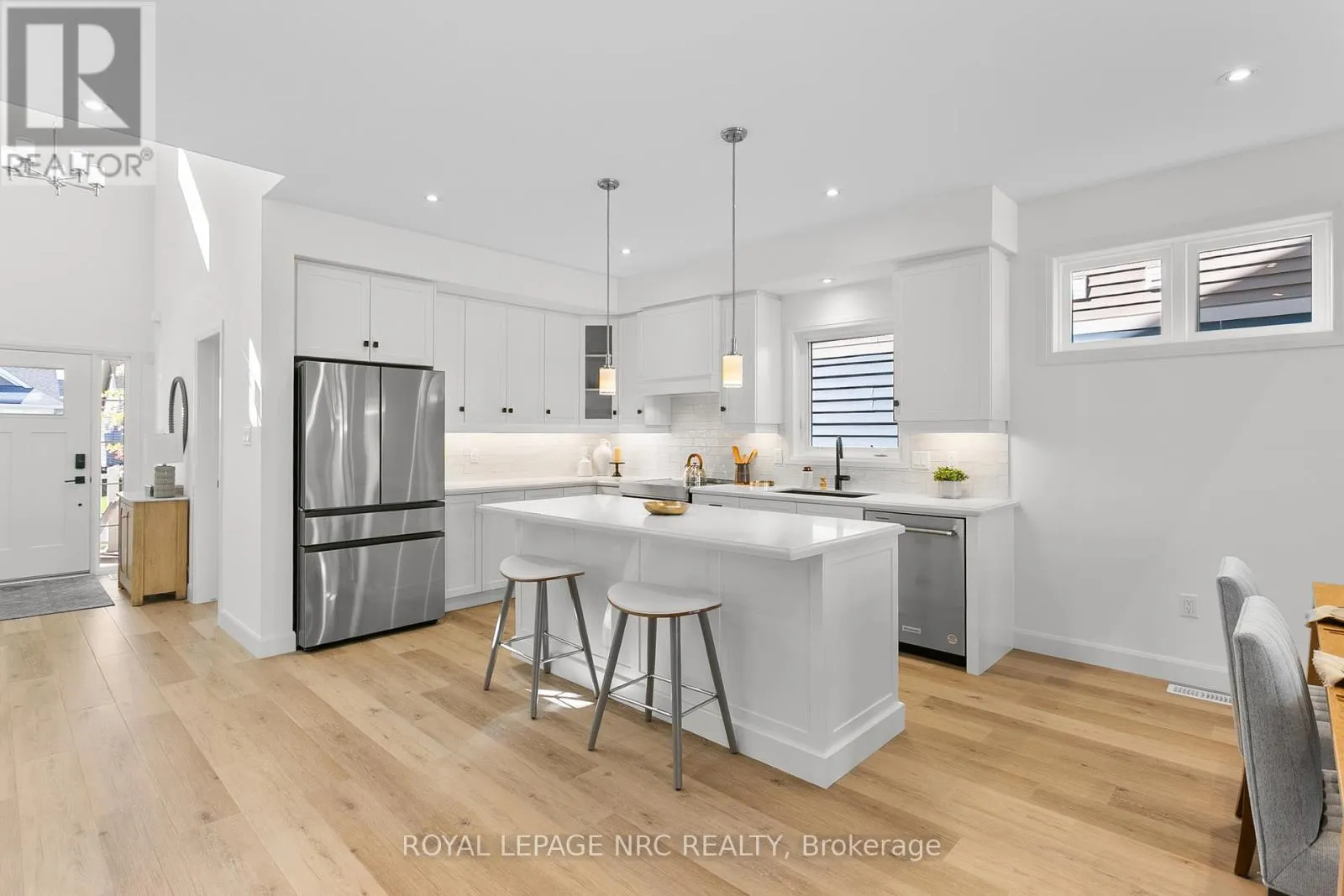 46 BEACHWALK CRESCENT