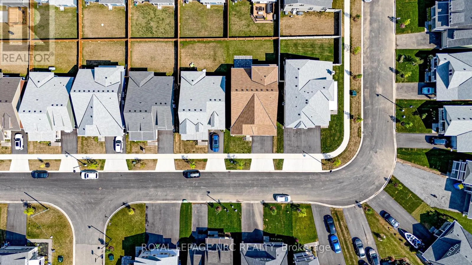 46 BEACHWALK CRESCENT