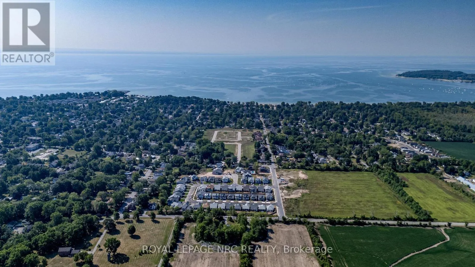 46 BEACHWALK CRESCENT