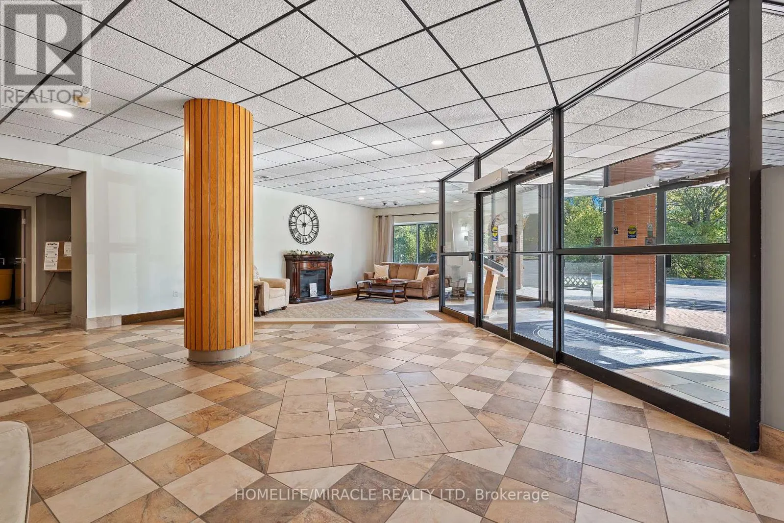 609 - 120 BARRETT COURT