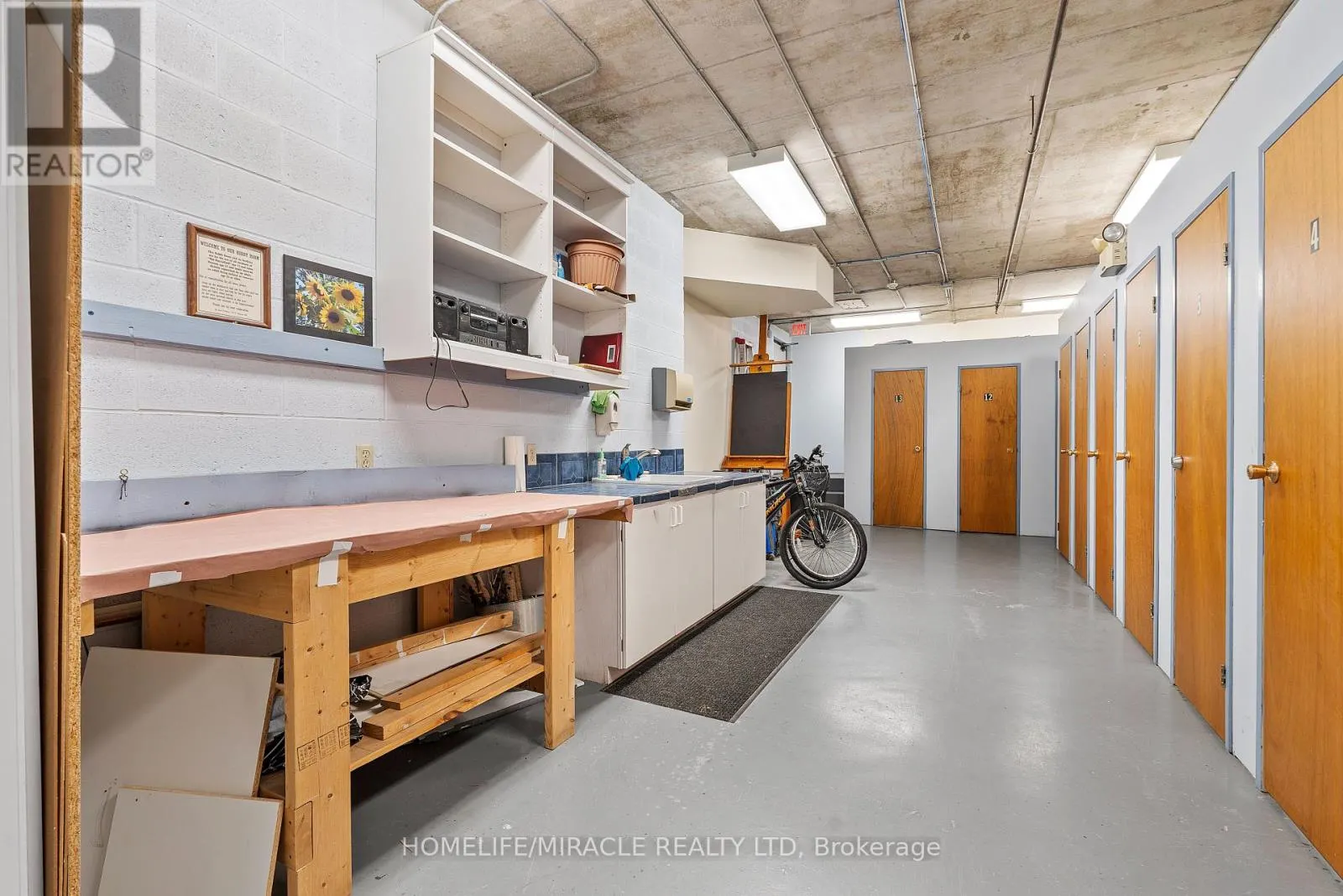 609 - 120 BARRETT COURT