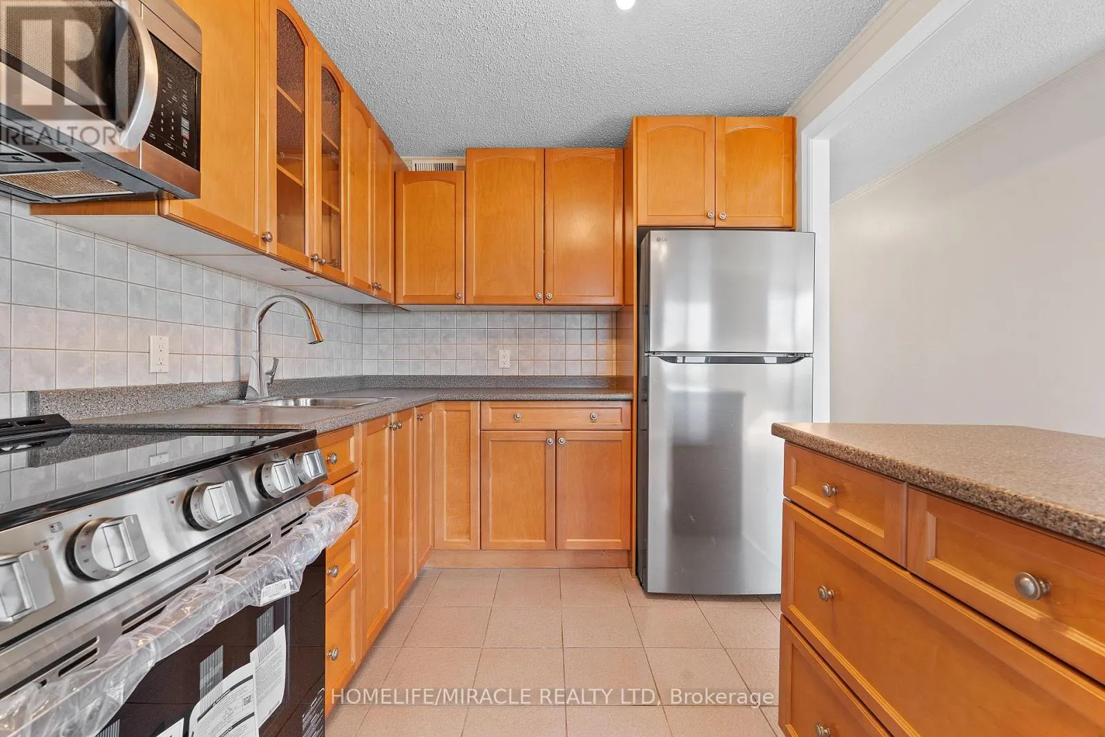 609 - 120 BARRETT COURT