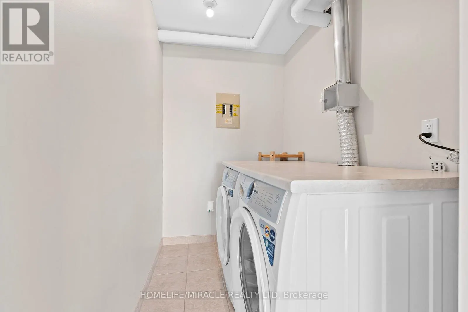 609 - 120 BARRETT COURT