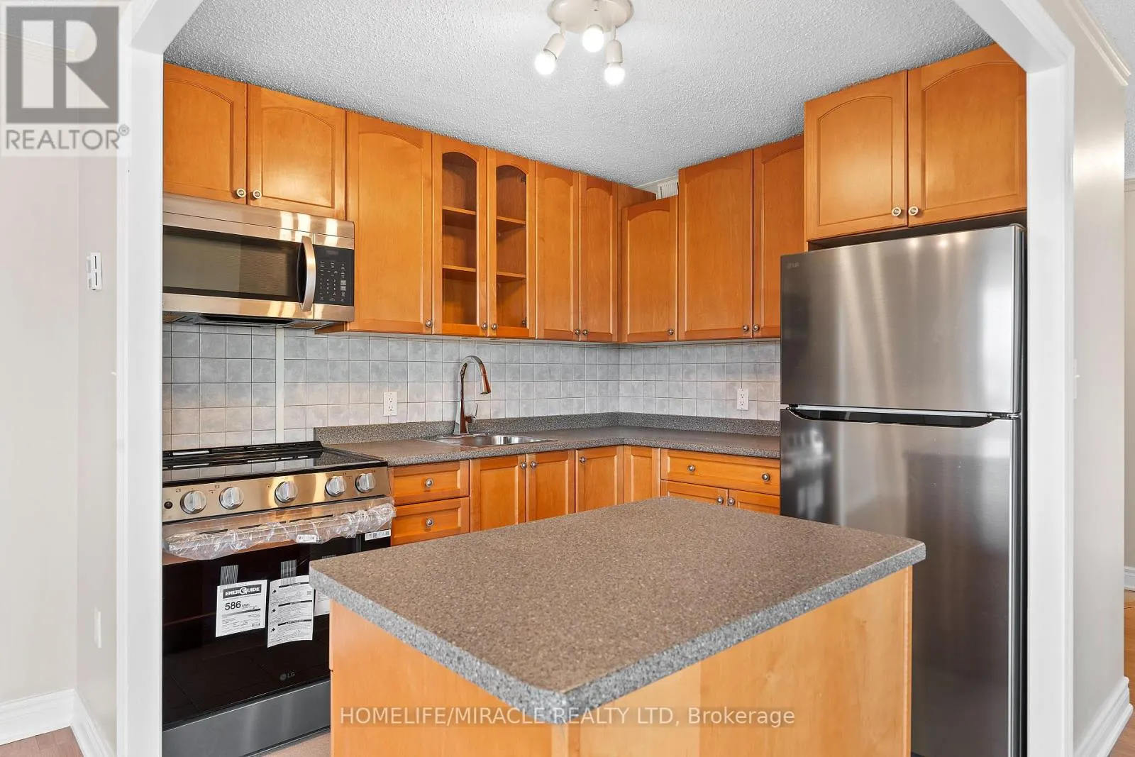 609 - 120 BARRETT COURT