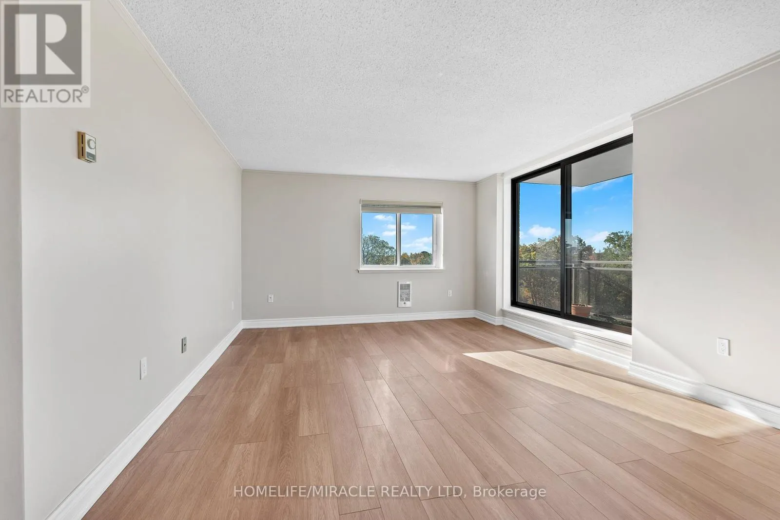 609 - 120 BARRETT COURT