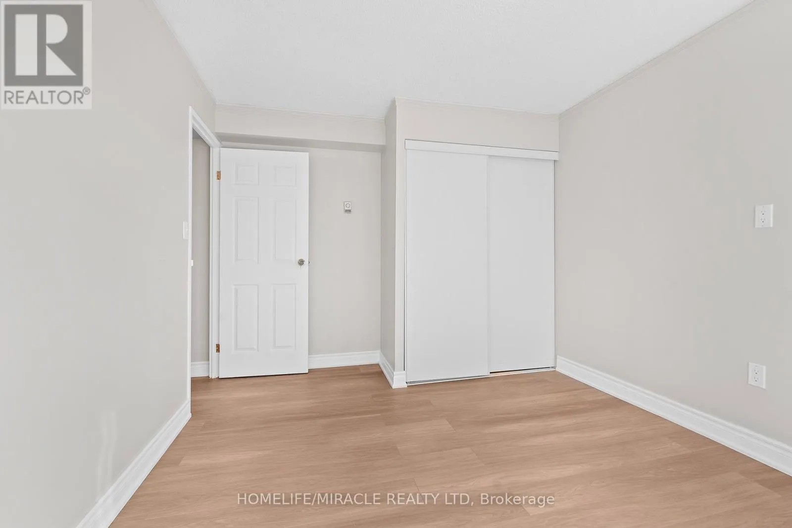 609 - 120 BARRETT COURT