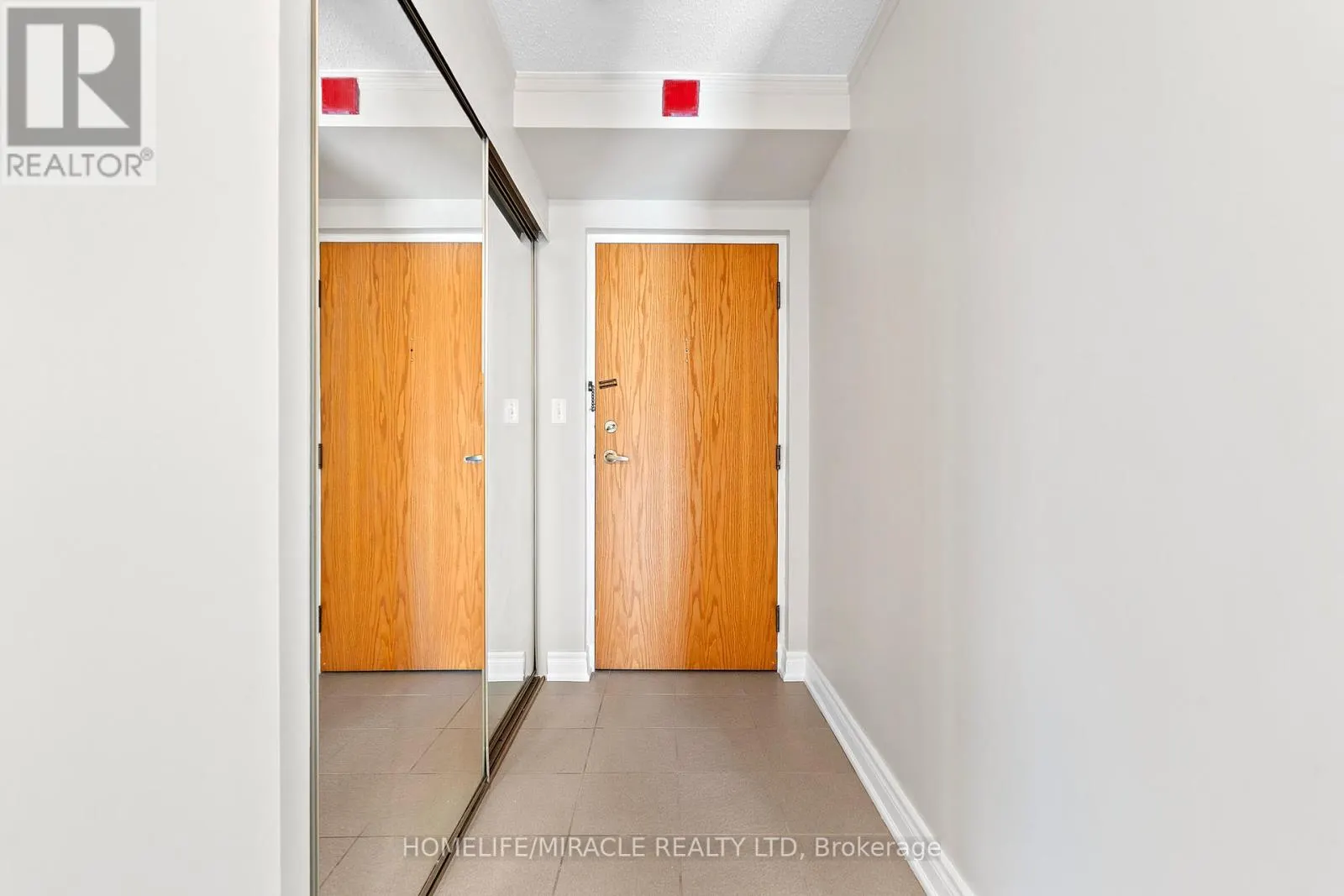 609 - 120 BARRETT COURT