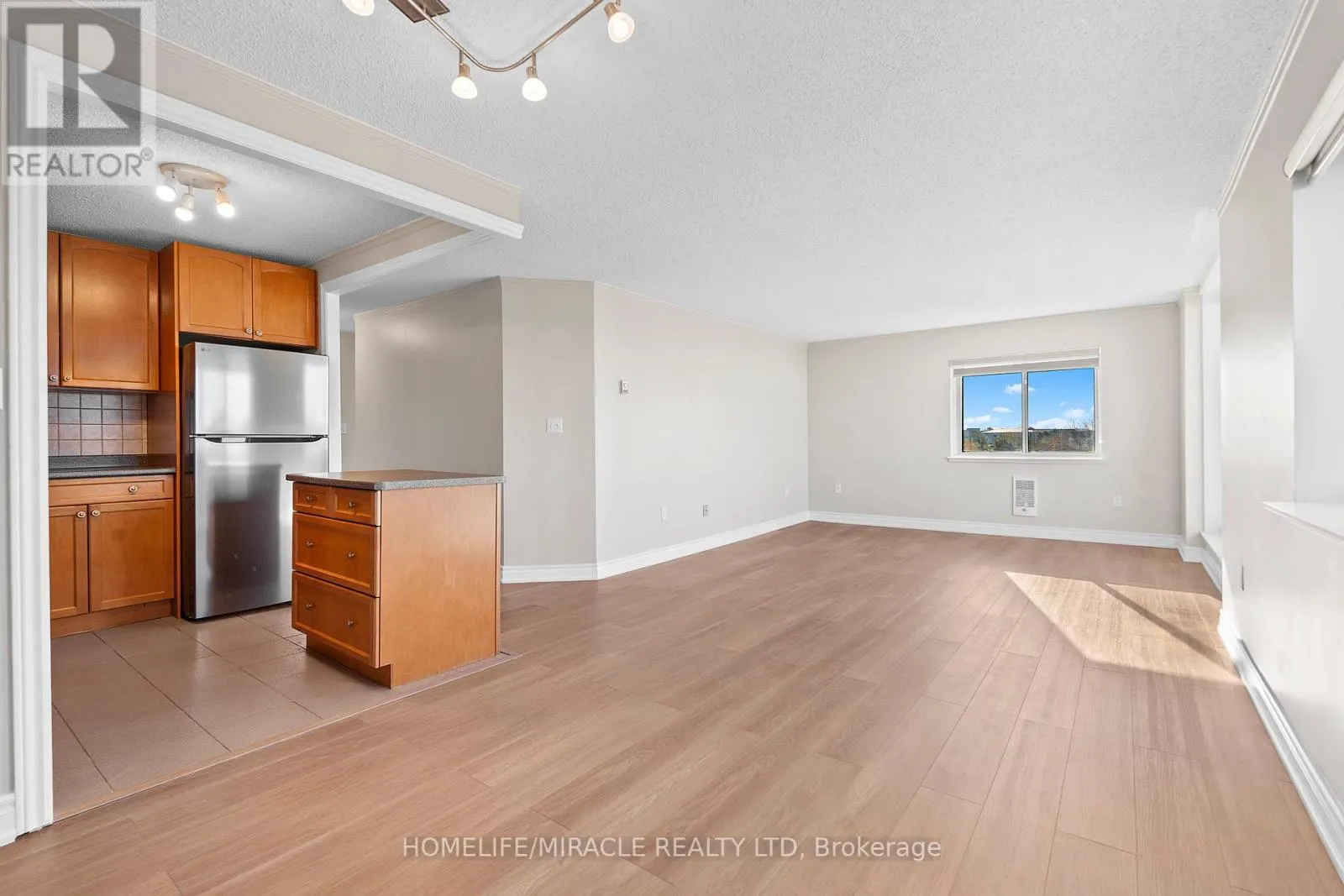 609 - 120 BARRETT COURT