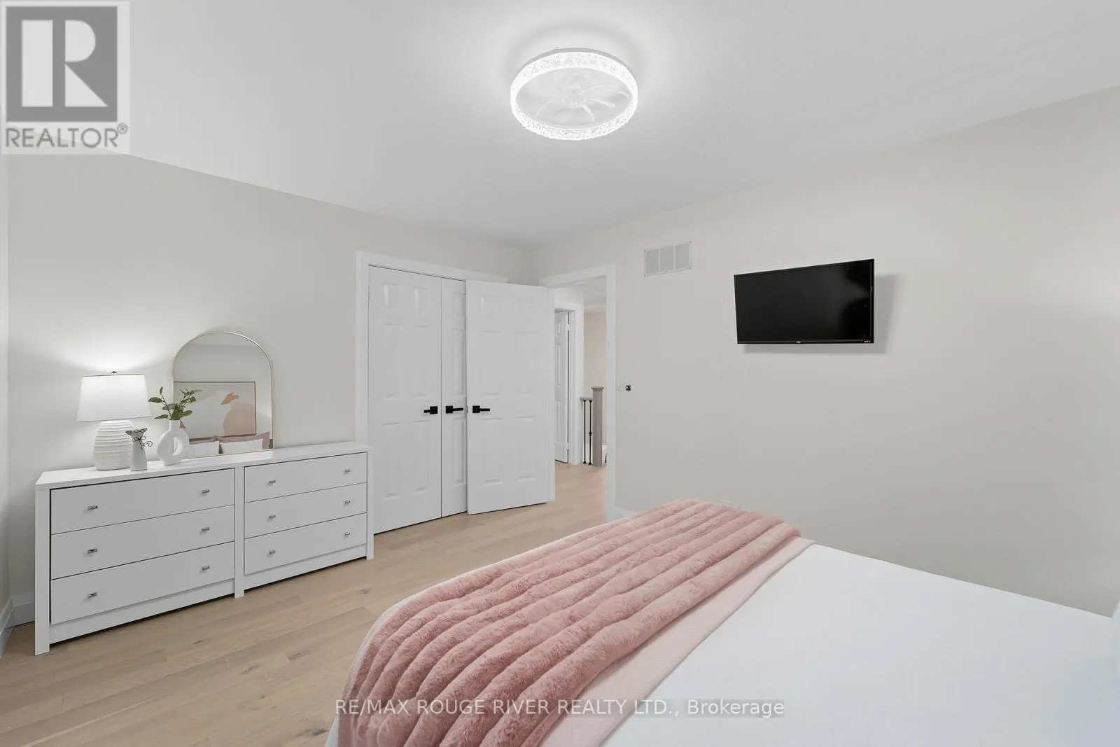 270 LAKEVIEW COURT