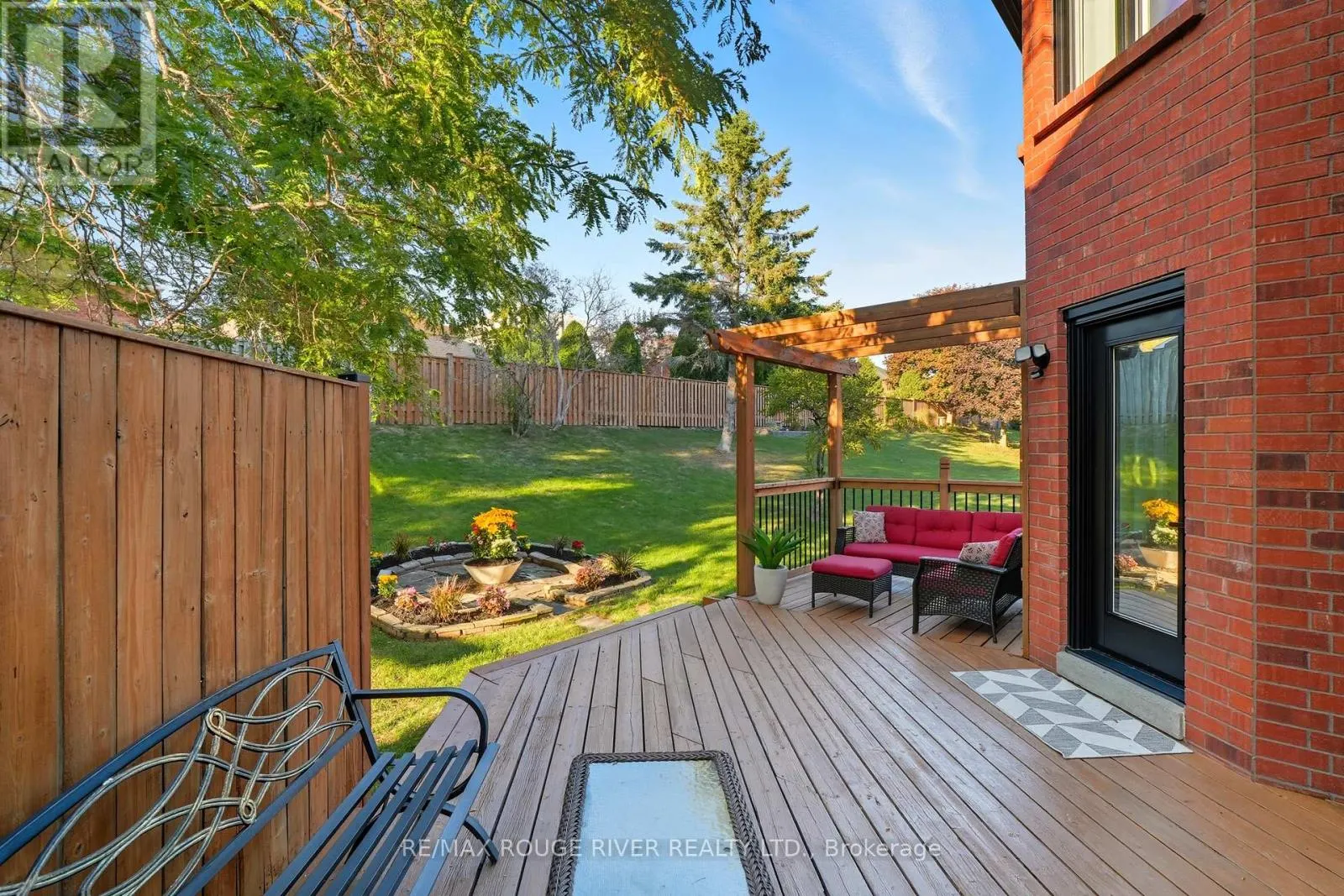 270 LAKEVIEW COURT