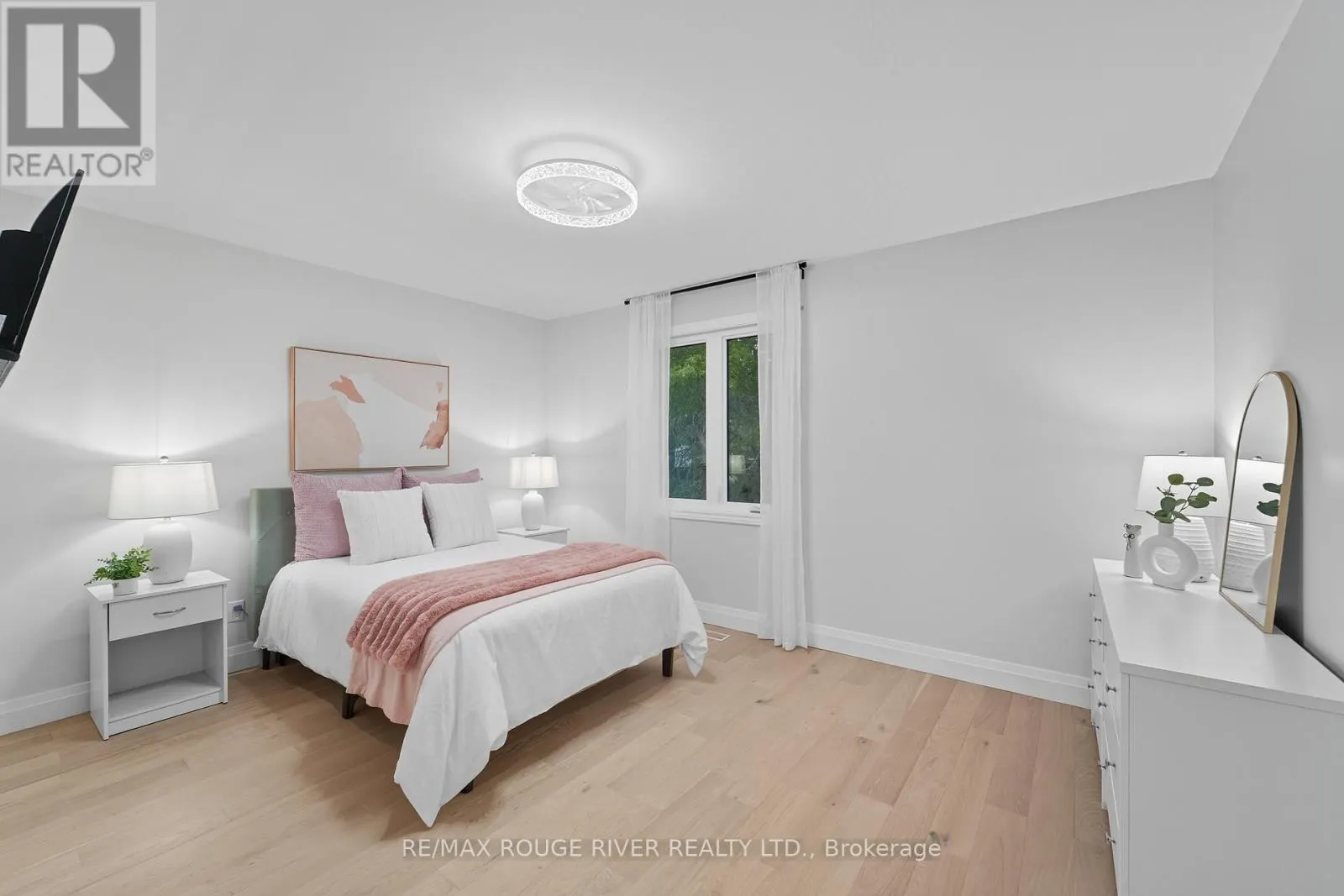 270 LAKEVIEW COURT