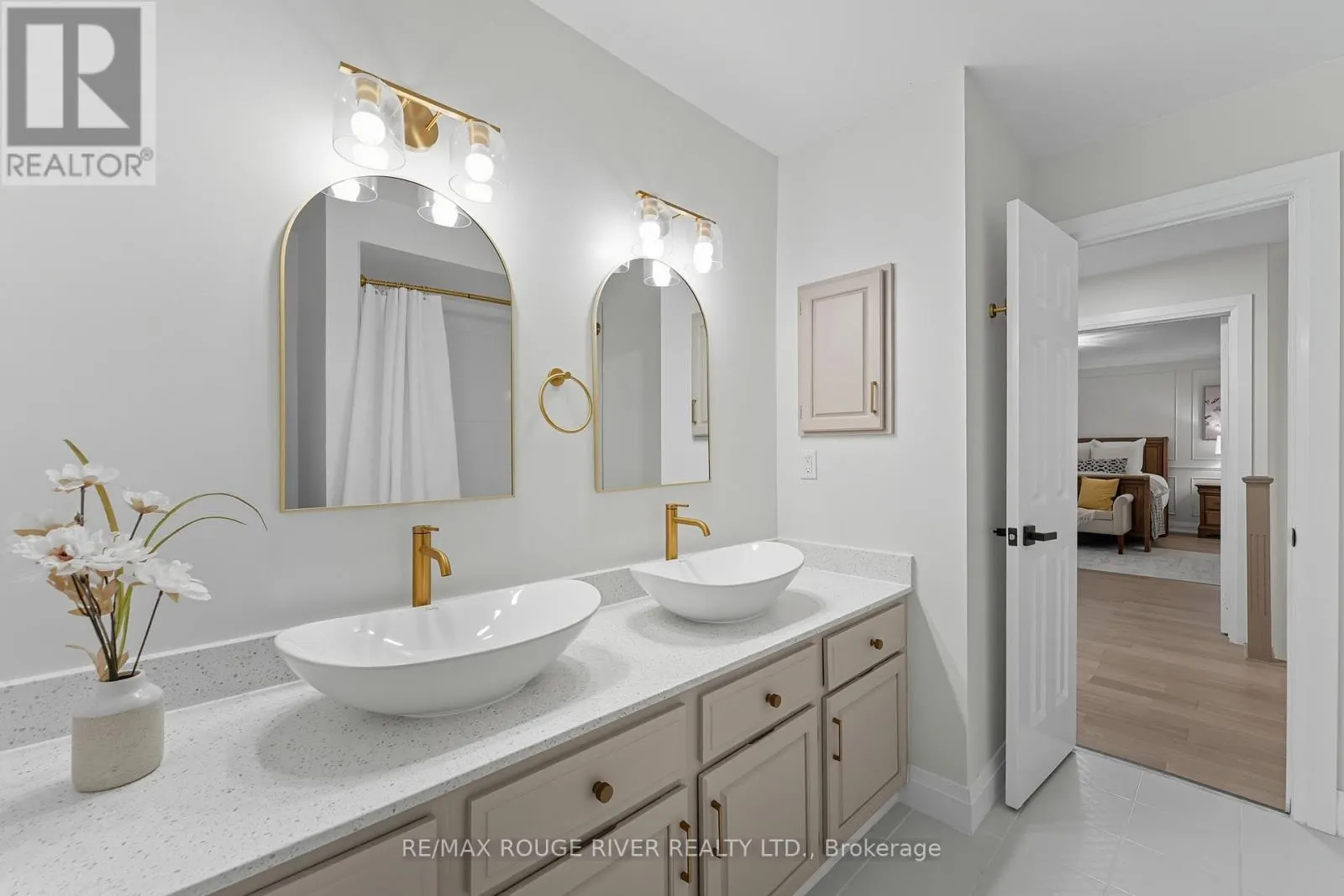 270 LAKEVIEW COURT