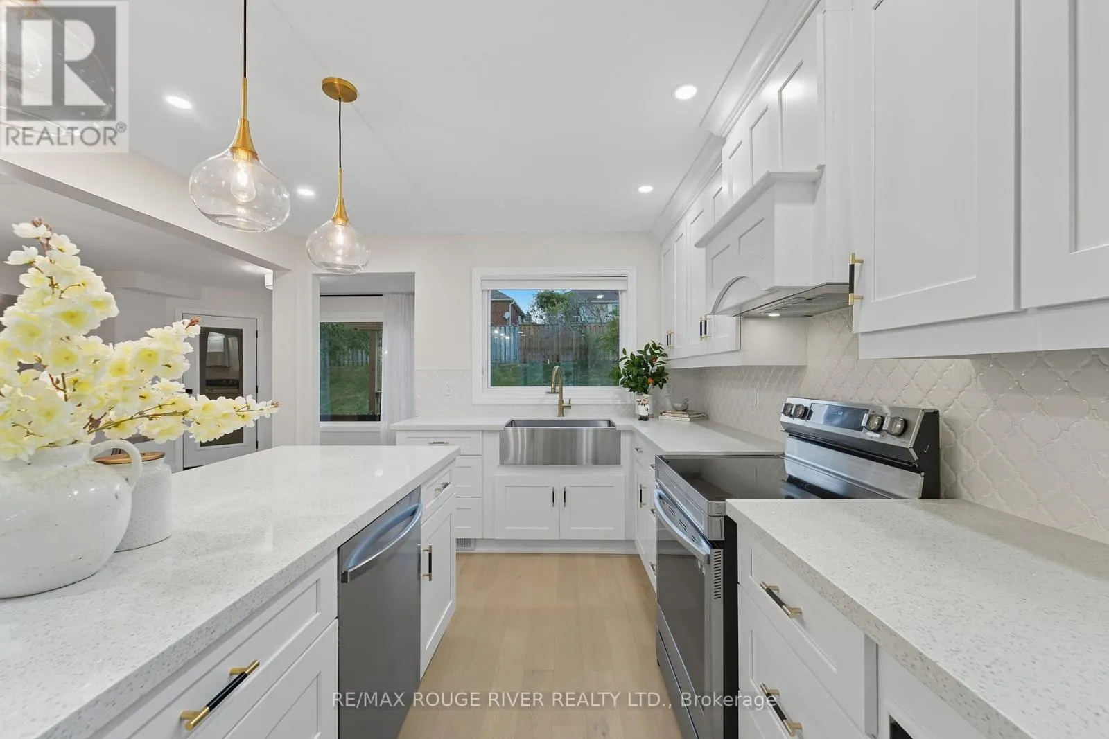 270 LAKEVIEW COURT