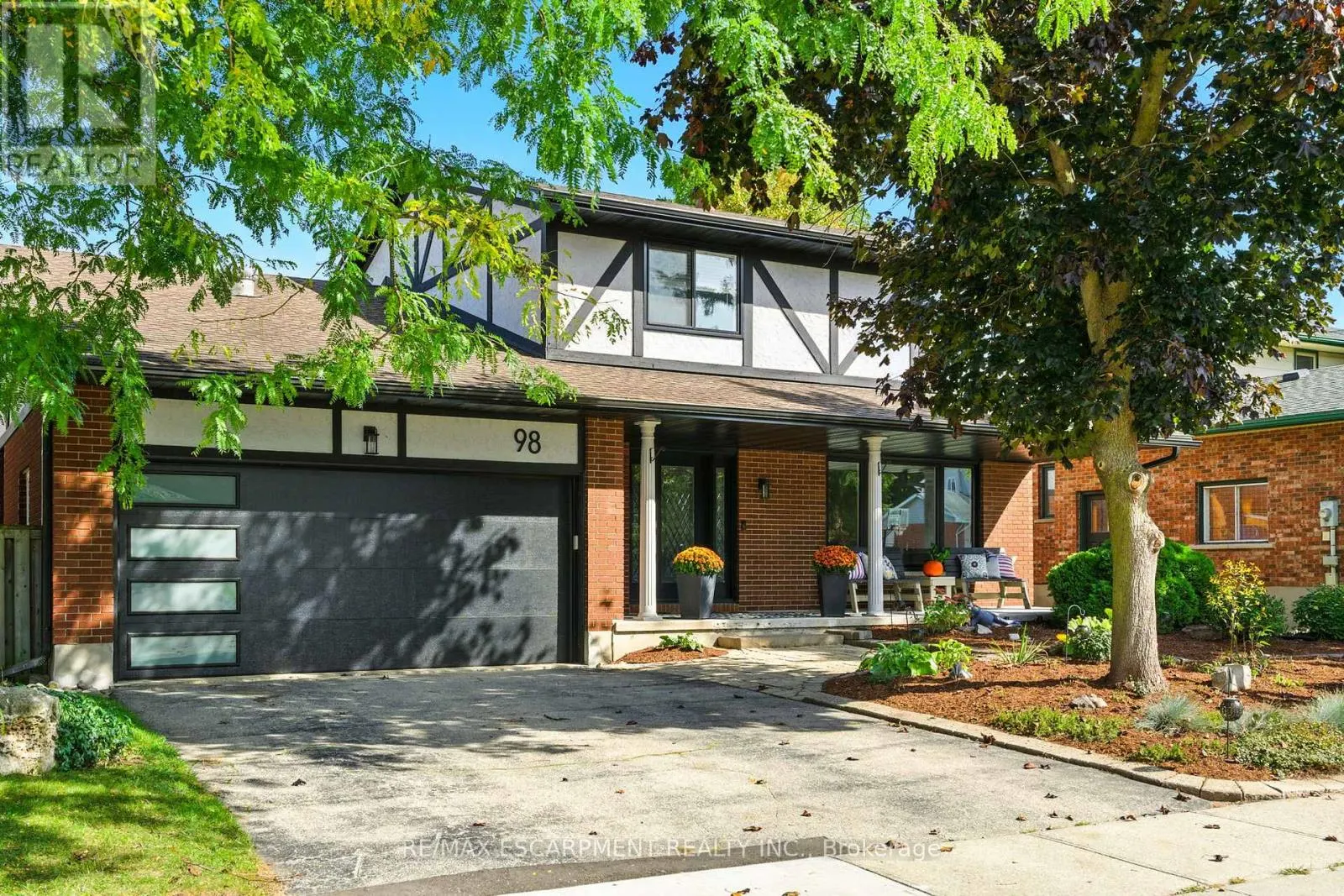 98 ESTHER AVENUE