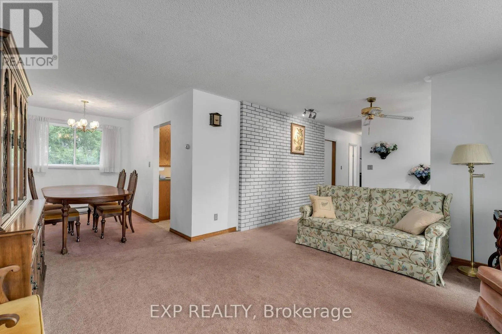31 SOUTHCREST DRIVE