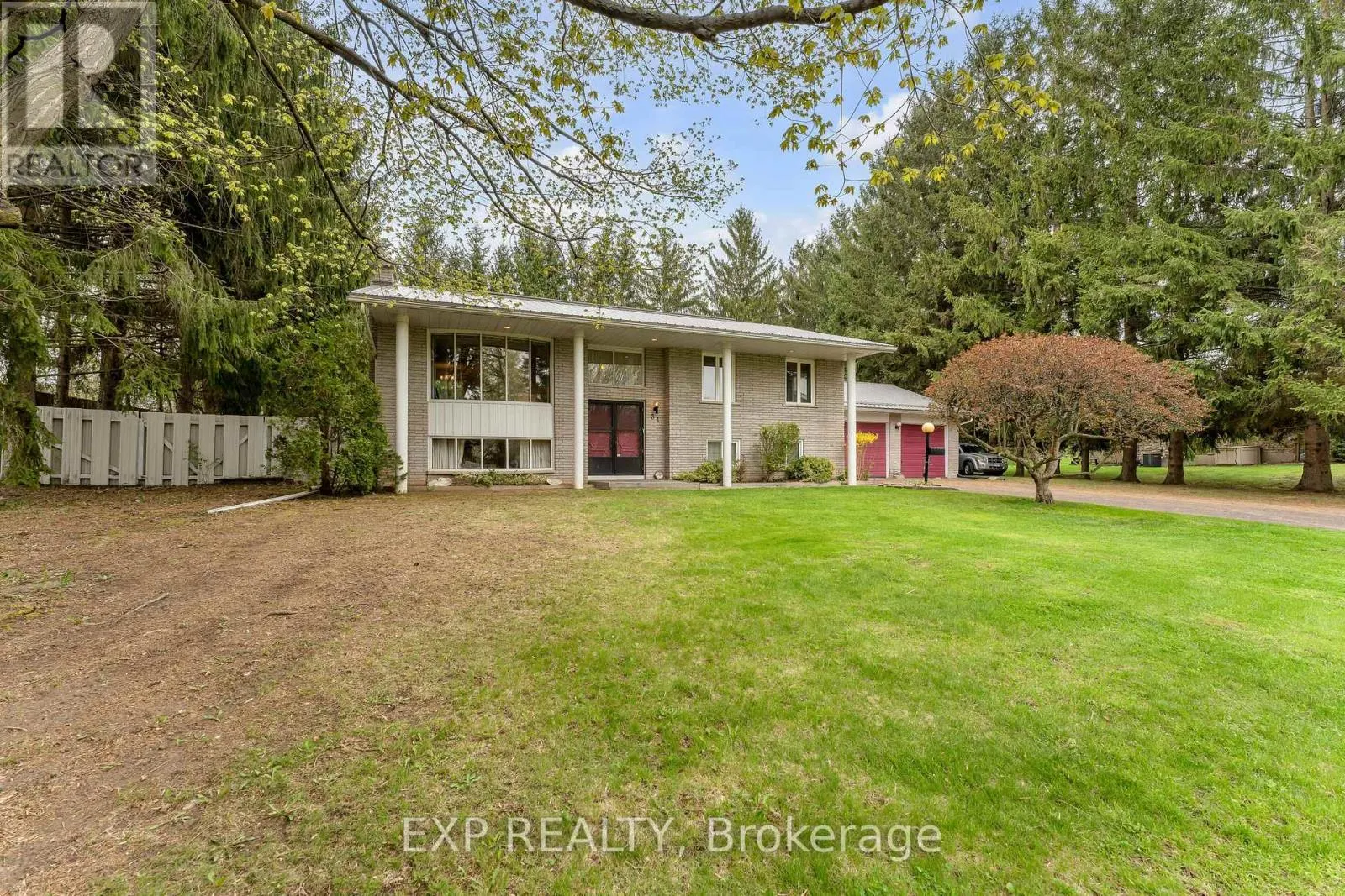 31 SOUTHCREST DRIVE
