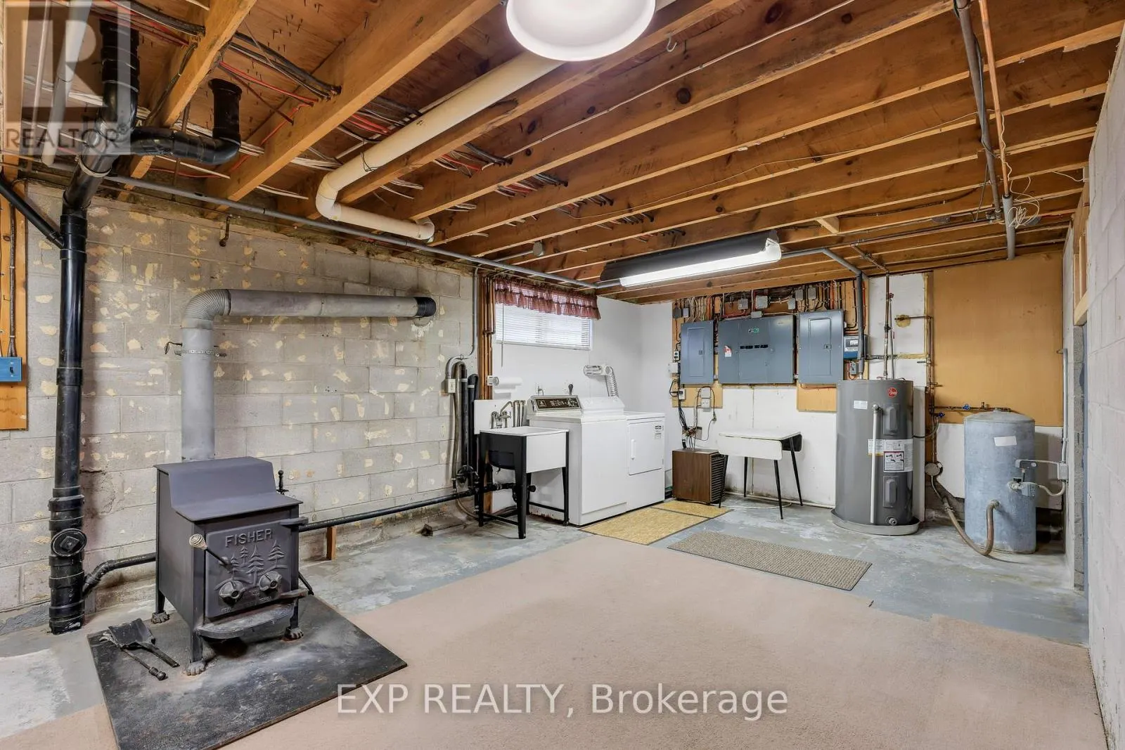 31 SOUTHCREST DRIVE