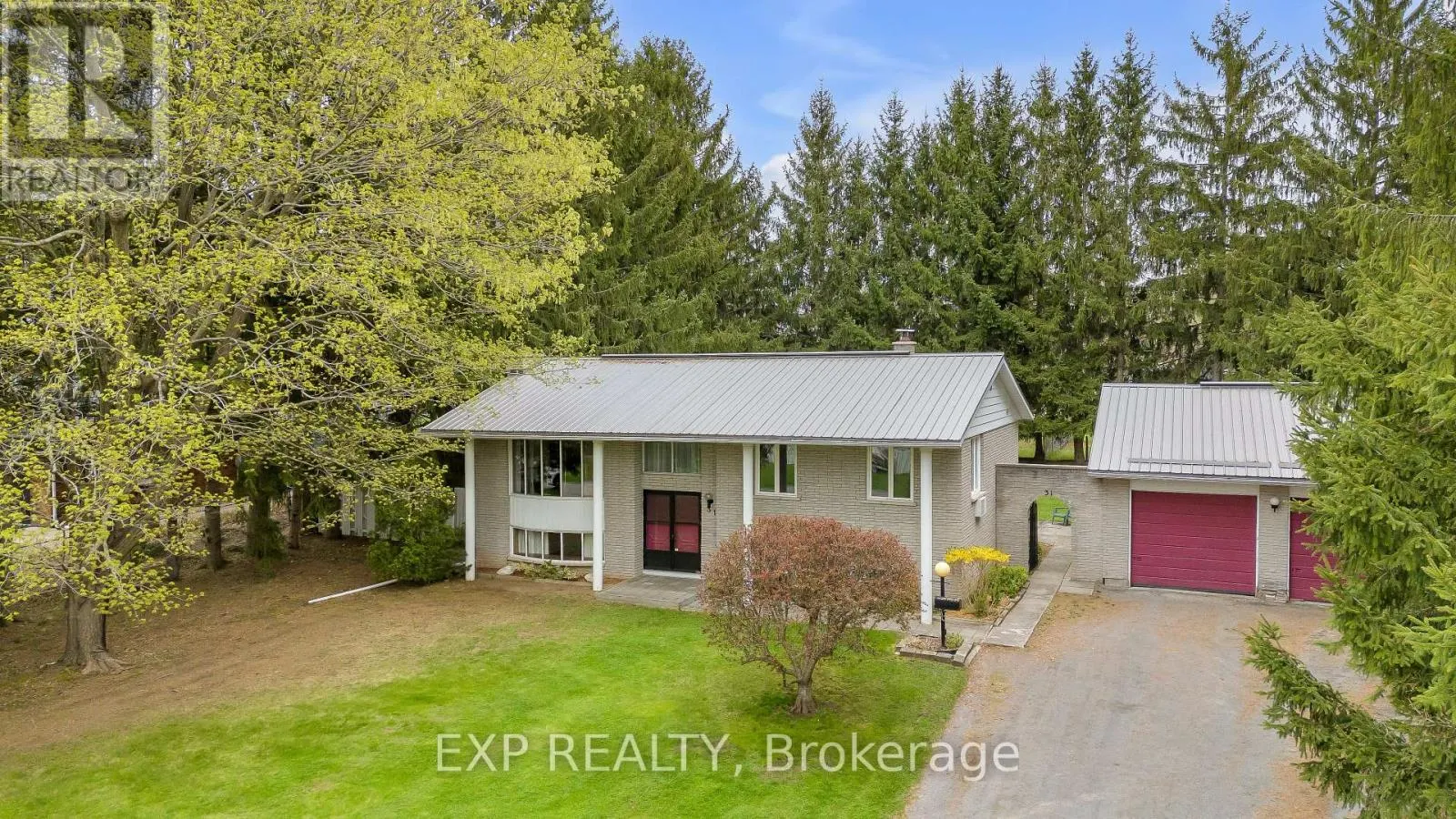 31 SOUTHCREST DRIVE