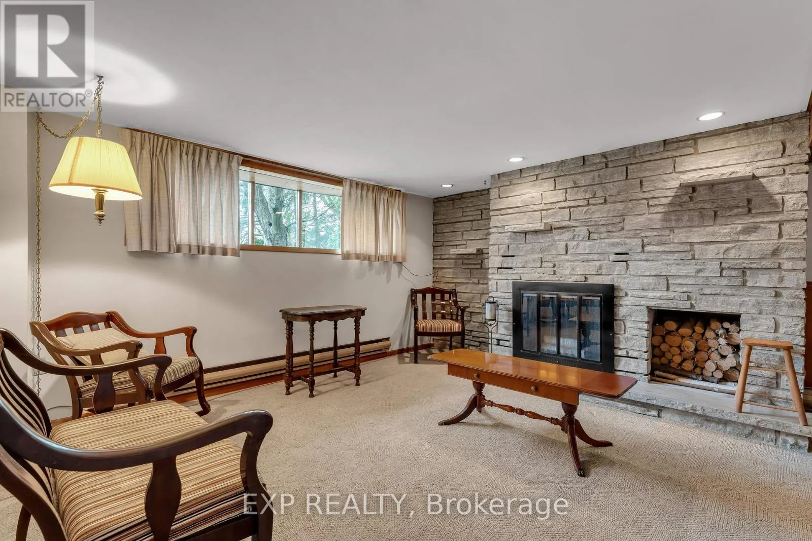 31 SOUTHCREST DRIVE