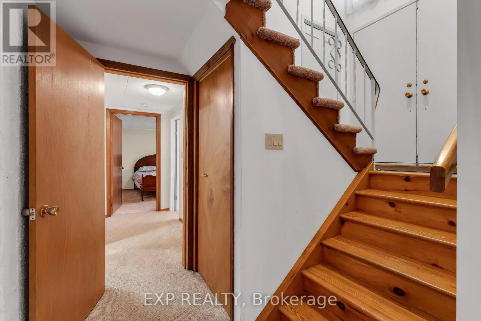 31 SOUTHCREST DRIVE