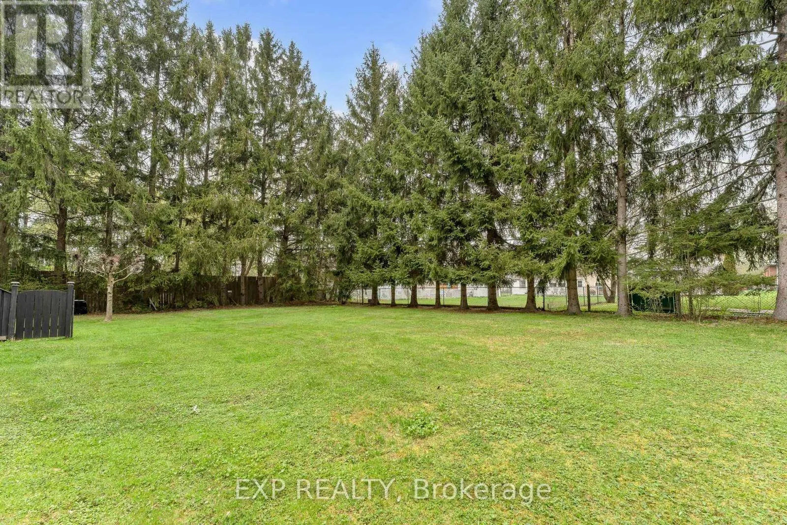 31 SOUTHCREST DRIVE