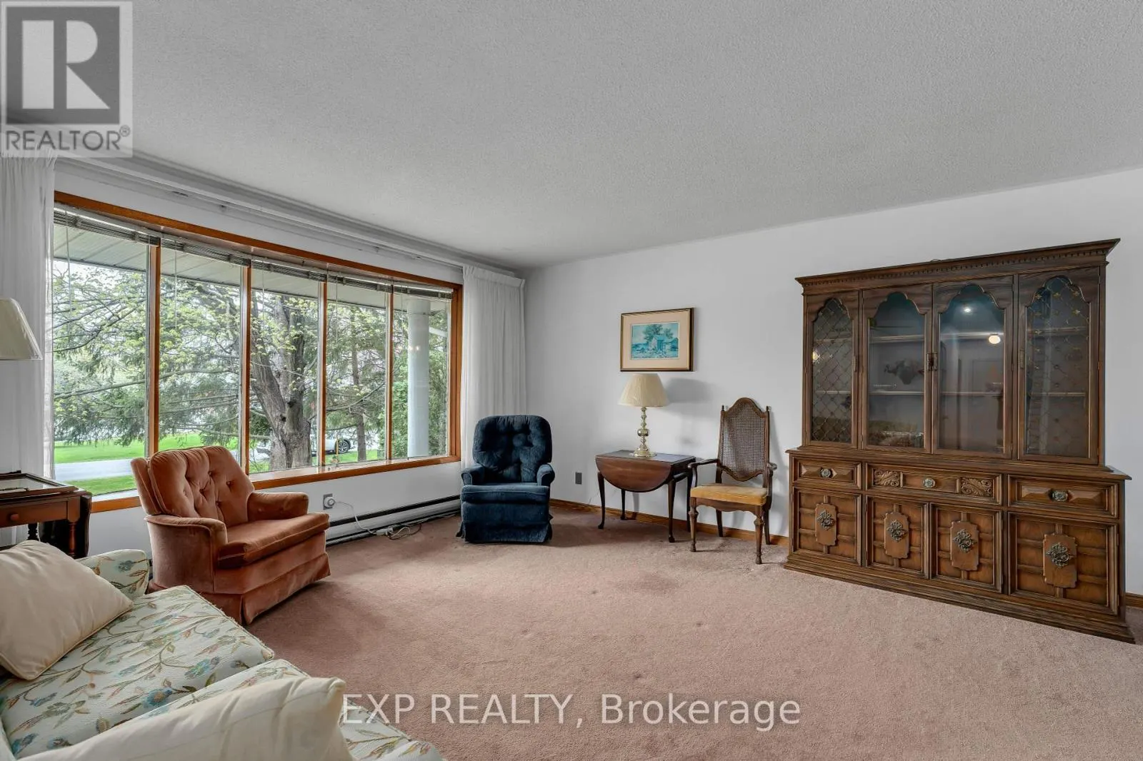 31 SOUTHCREST DRIVE