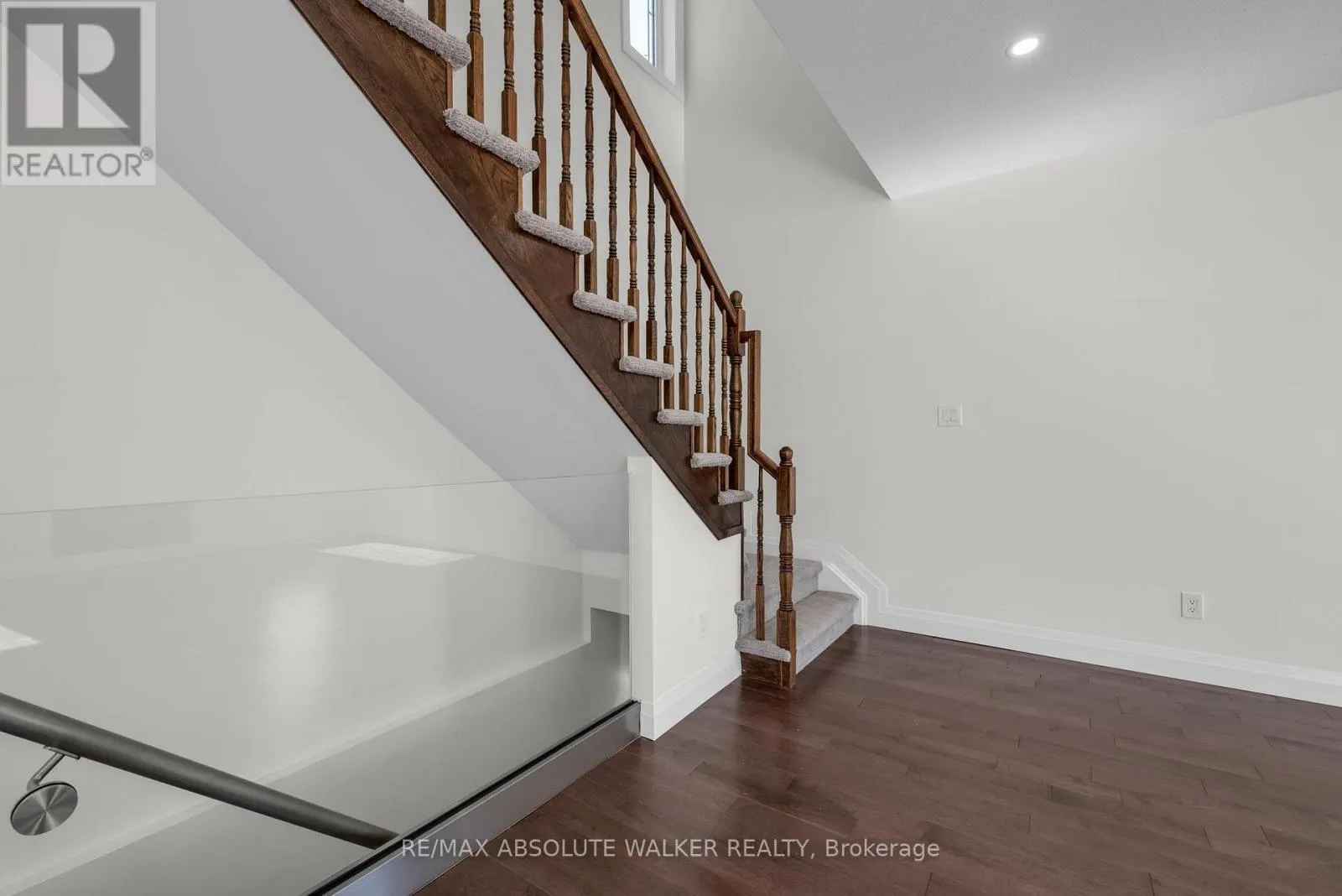 424 NITTANY CRESCENT