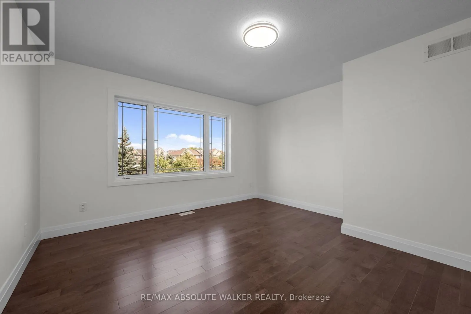 424 NITTANY CRESCENT