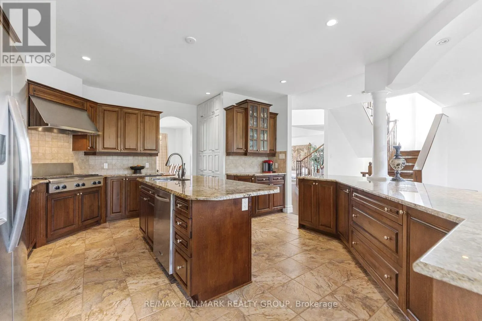 60 WINDING WAY