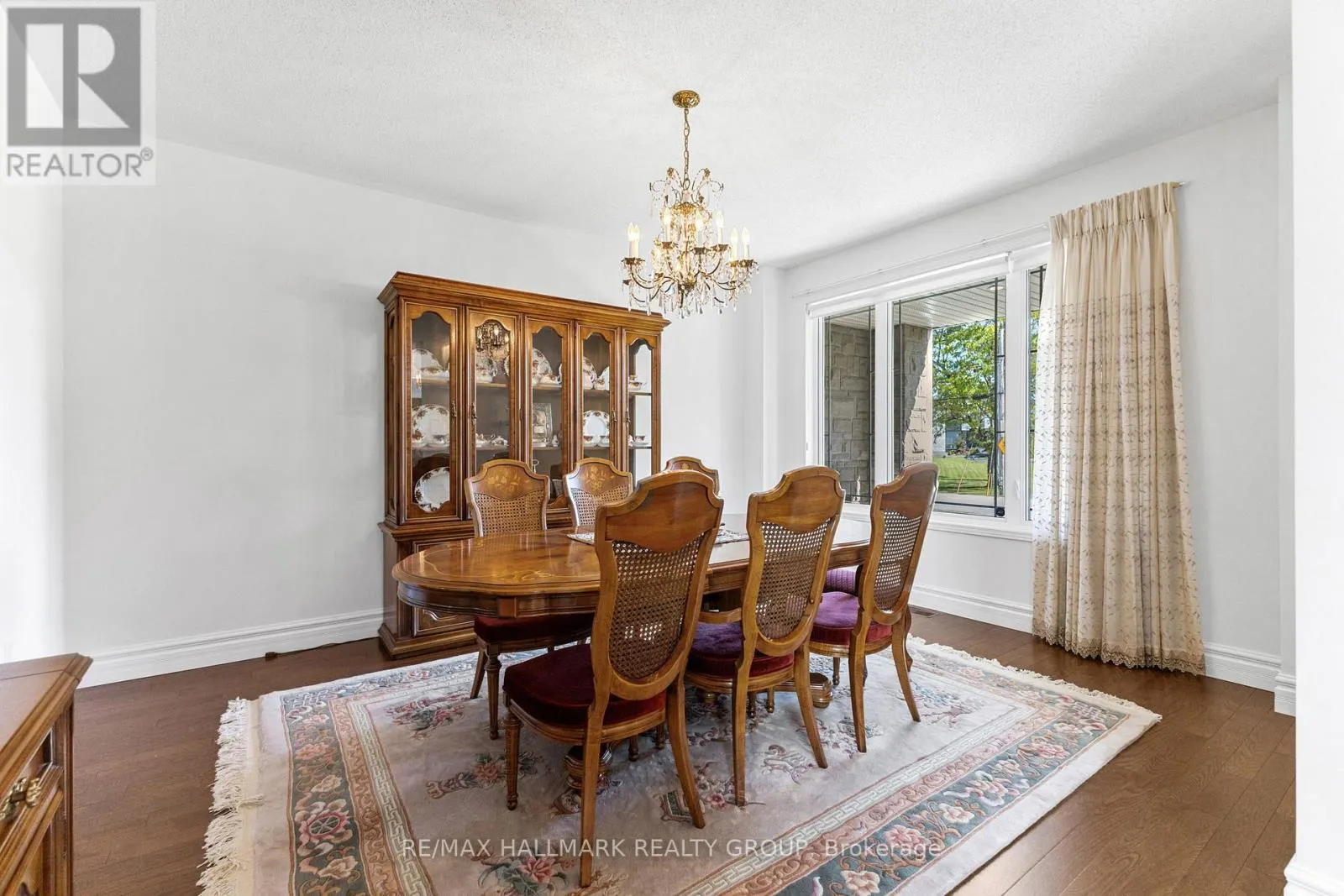 60 WINDING WAY