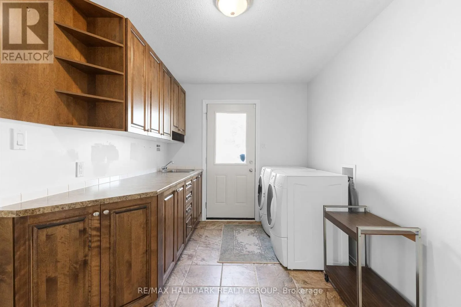 60 WINDING WAY