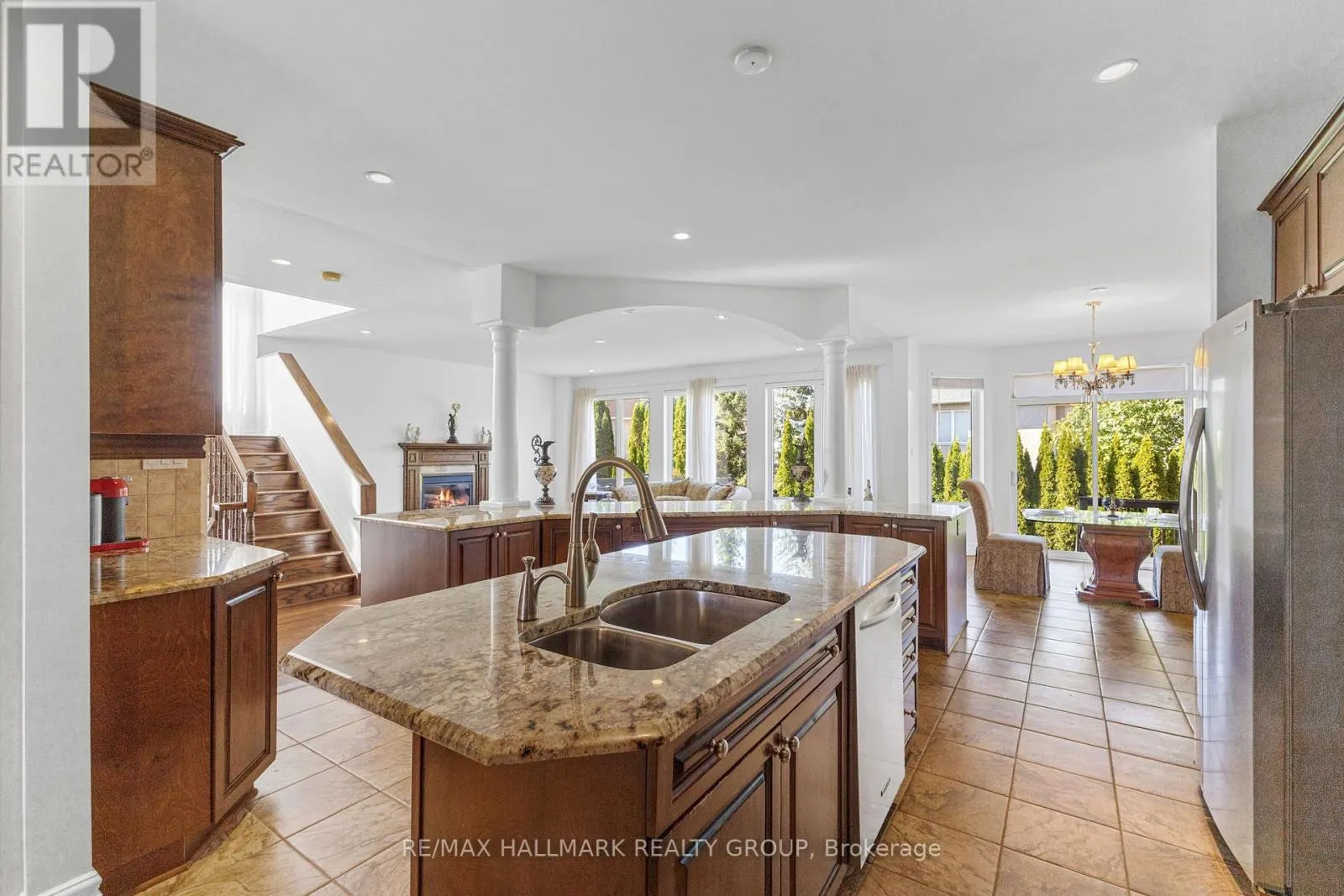 60 WINDING WAY