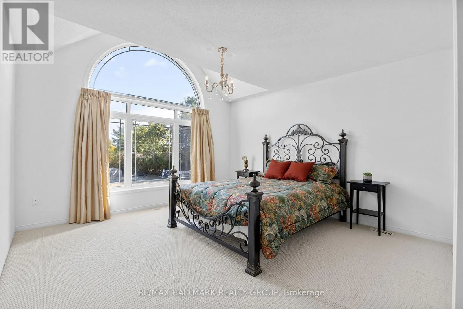 60 WINDING WAY