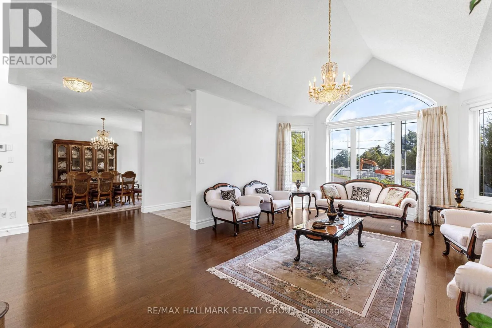60 WINDING WAY