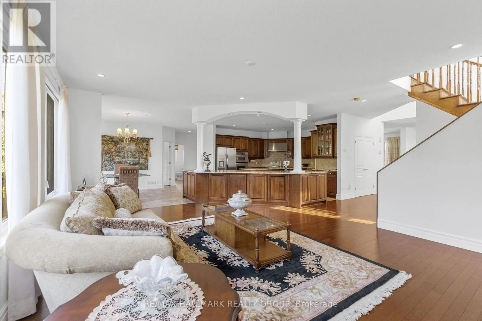 60 WINDING WAY
