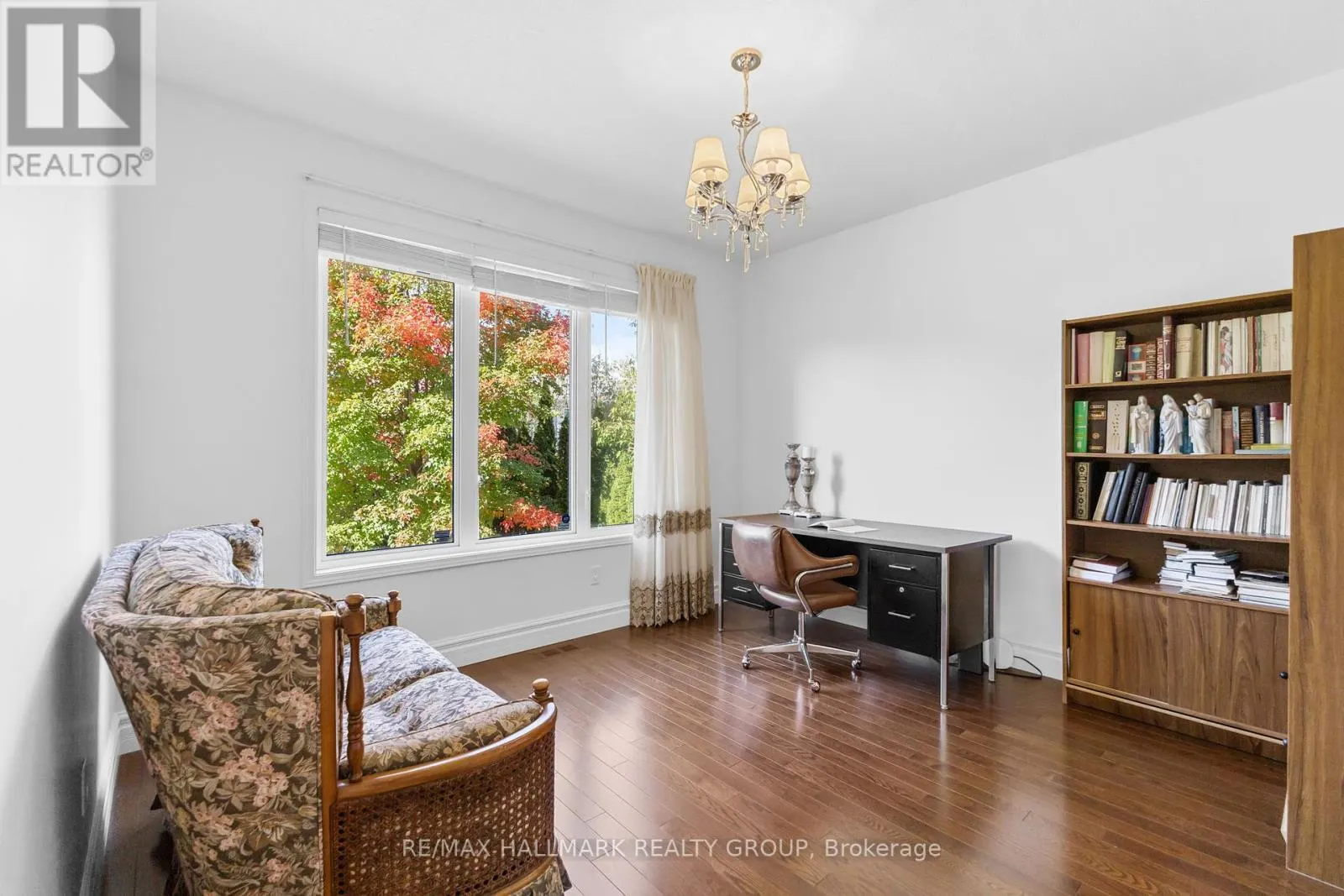 60 WINDING WAY