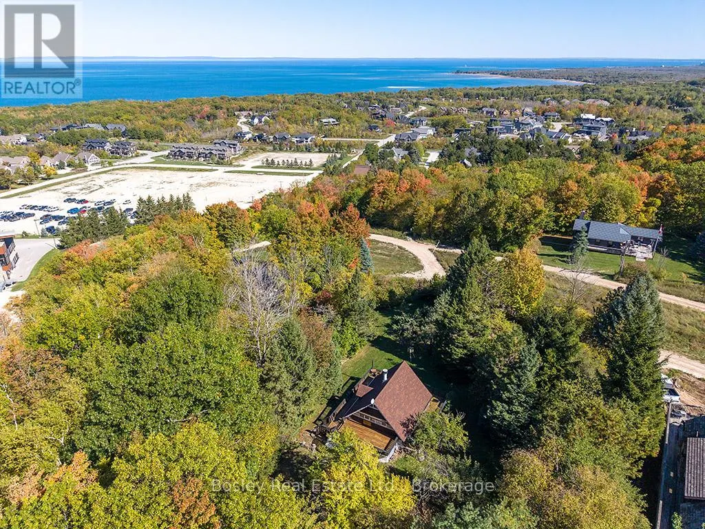 3 - 242 ARROWHEAD ROAD, #3