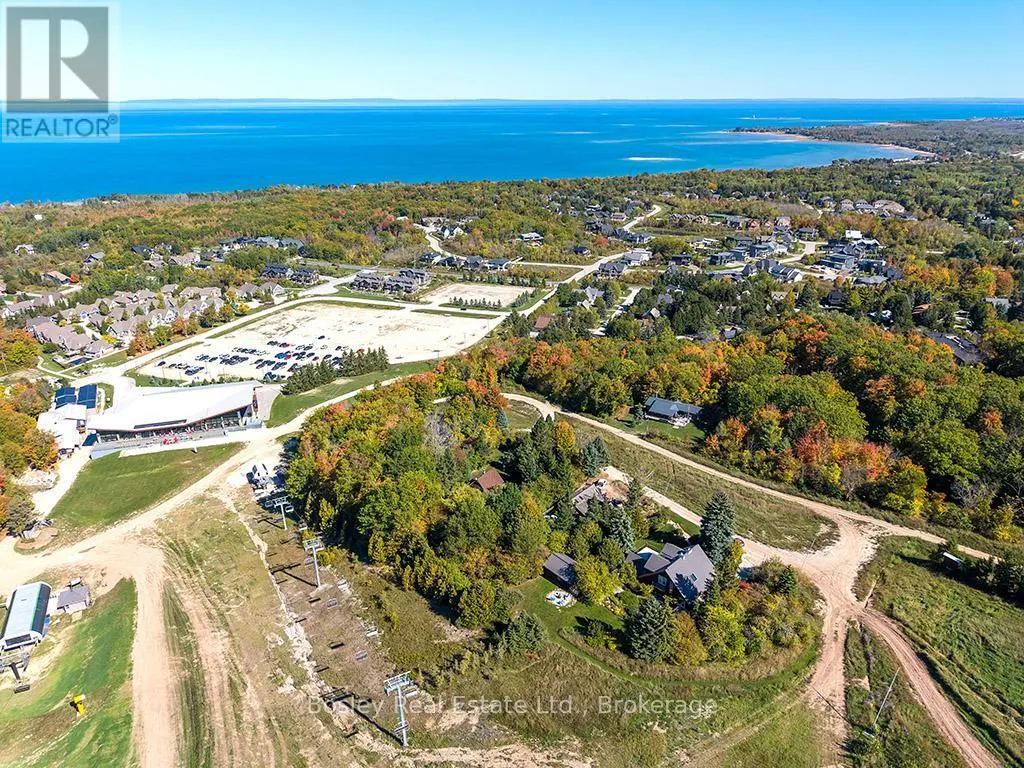 3 - 242 ARROWHEAD ROAD, #3