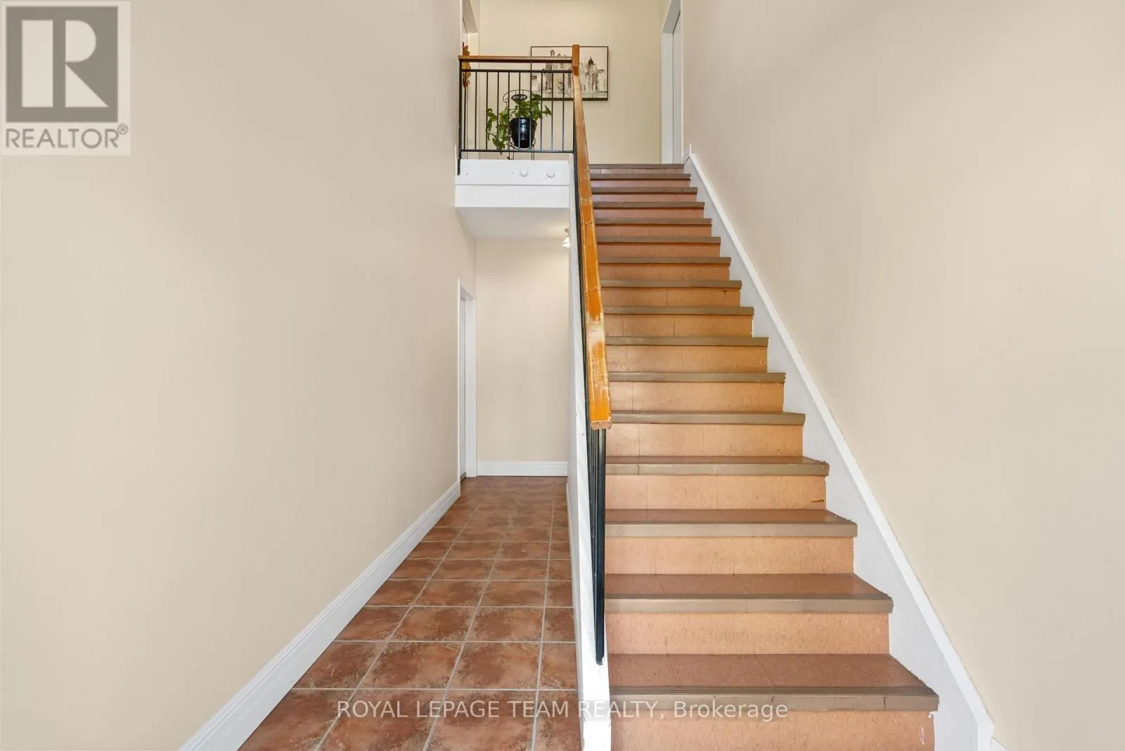 477 CLARENCE STREET